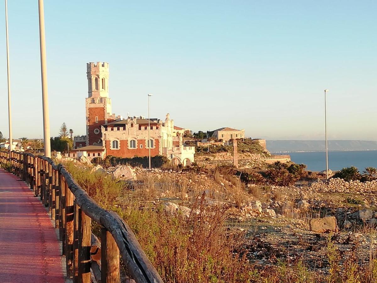 La Trinacria Di Capo Passero Portopalo Di Capo Passero Exterior photo