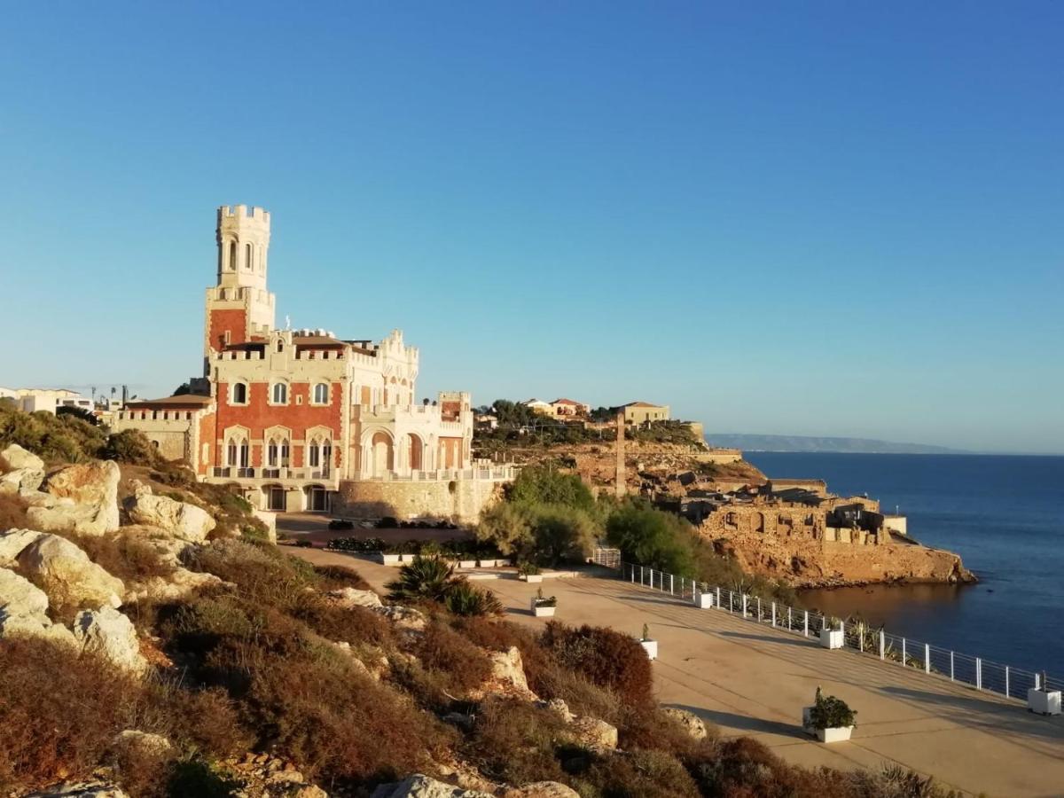 La Trinacria Di Capo Passero Portopalo Di Capo Passero Exterior photo